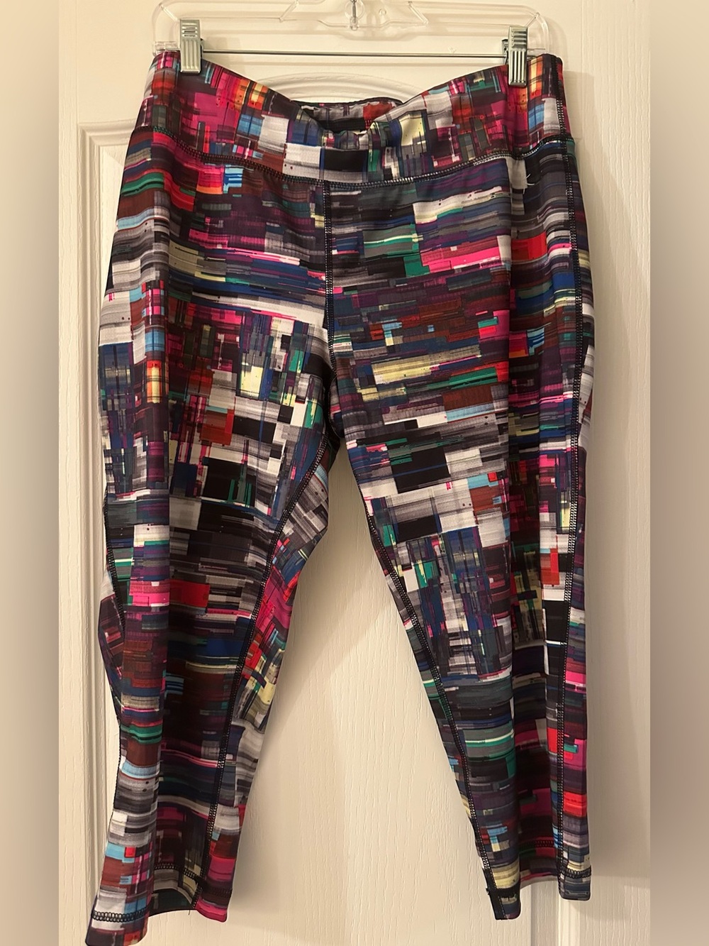 Danskin athletic capris